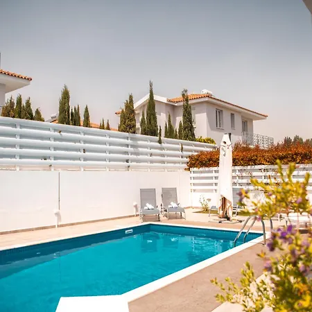 Villa Saturn *