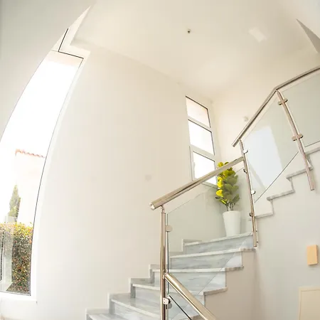 Villa Saturn